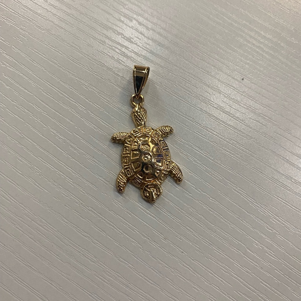 Turtle pendant